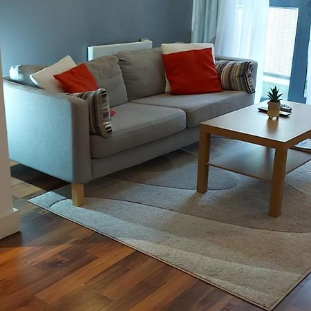 City Apartment In Great Location With A Balcony & Parking Possible - West One شيفيلد المظهر الخارجي الصورة