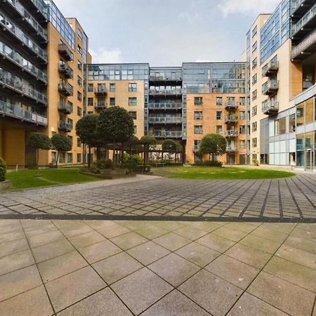 City Apartment In Great Location With A Balcony & Parking Possible - West One شيفيلد المظهر الخارجي الصورة