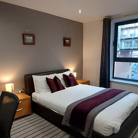 City Apartment In Great Location With A Balcony & Parking Possible - West One شيفيلد المظهر الخارجي الصورة