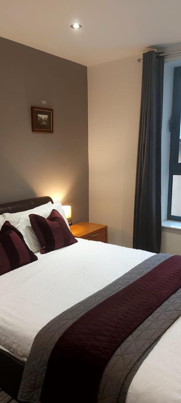 City Apartment In Great Location With A Balcony & Parking Possible - West One شيفيلد المظهر الخارجي الصورة